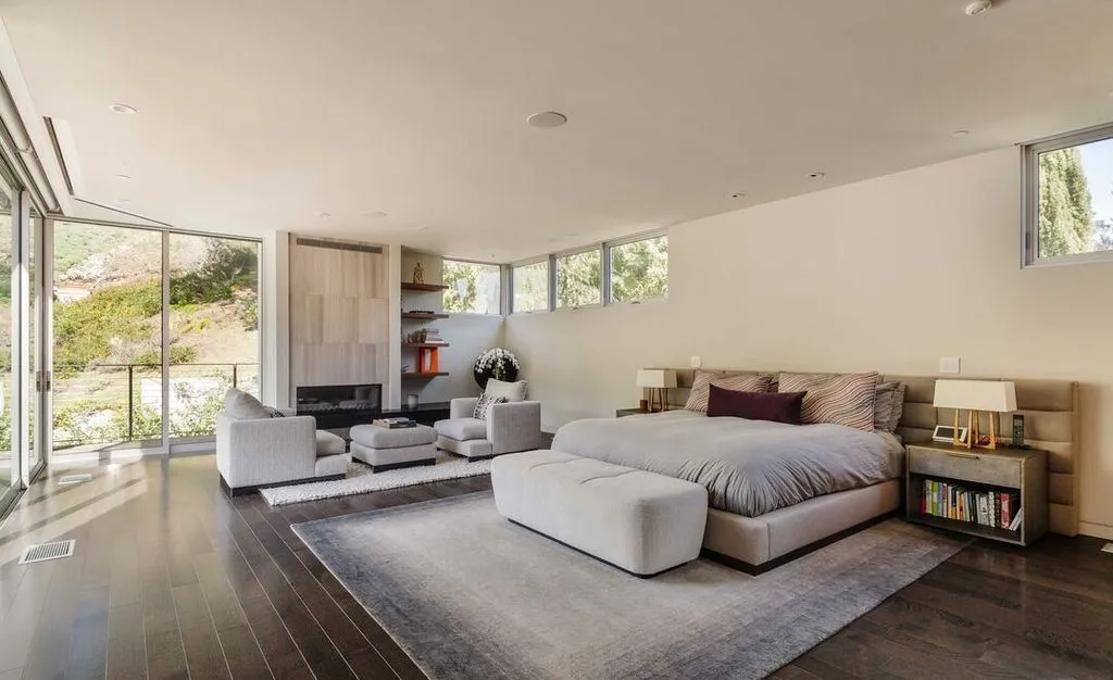 Private California Estate Offering Serenity and Convenience Lists for $11.495 Million 14 17731 Calle De Palermo Stunning Private Estate in California 9