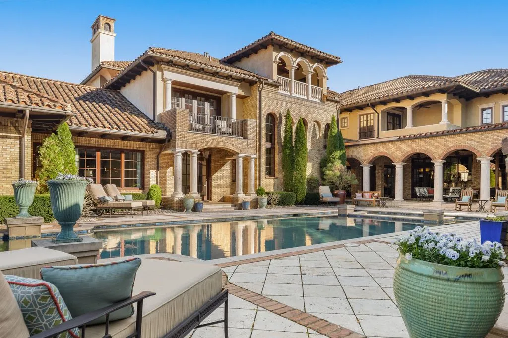 Opulent Italianate Mansion in Tennessee Hits the Market for $12.225M 6 1805 Pace Hvn Showcases an Extraordinary Italianate Mansion Offered for 12.225M 3