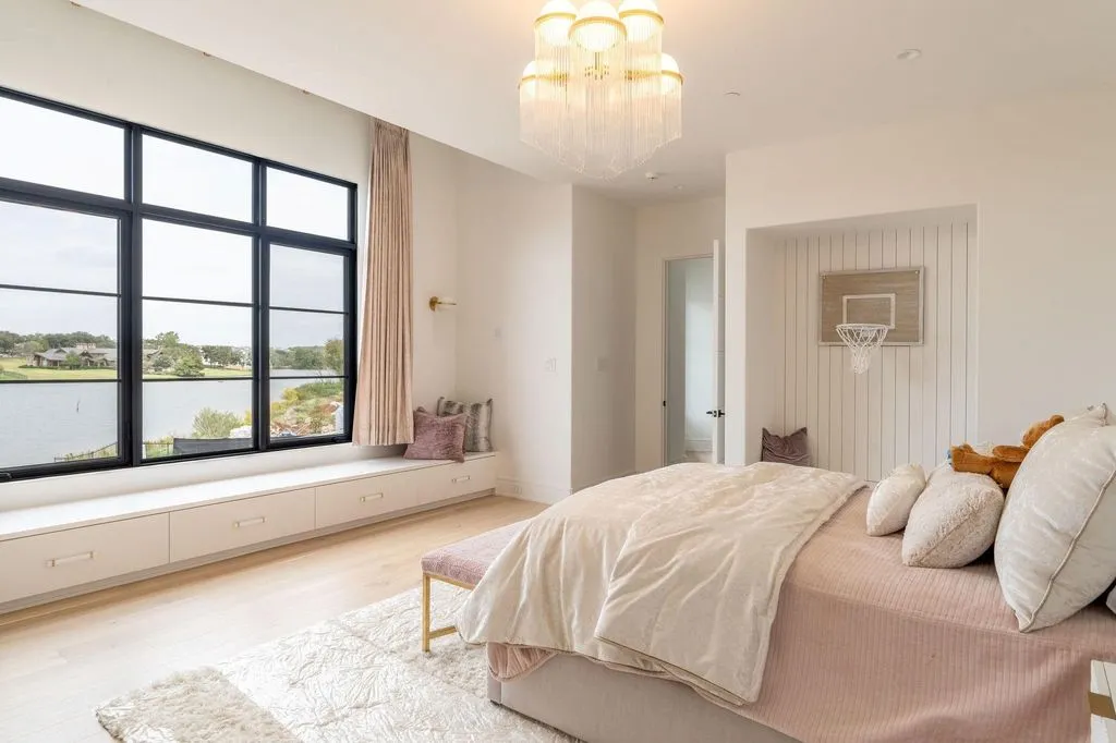 Luxury Modern Transitional Estate by Cary Hy Hits the Market in Texas for $18,998,888 24 1888 Lakeshore Dr Stunning Modern Transitional Mansion by Cary Hy 21