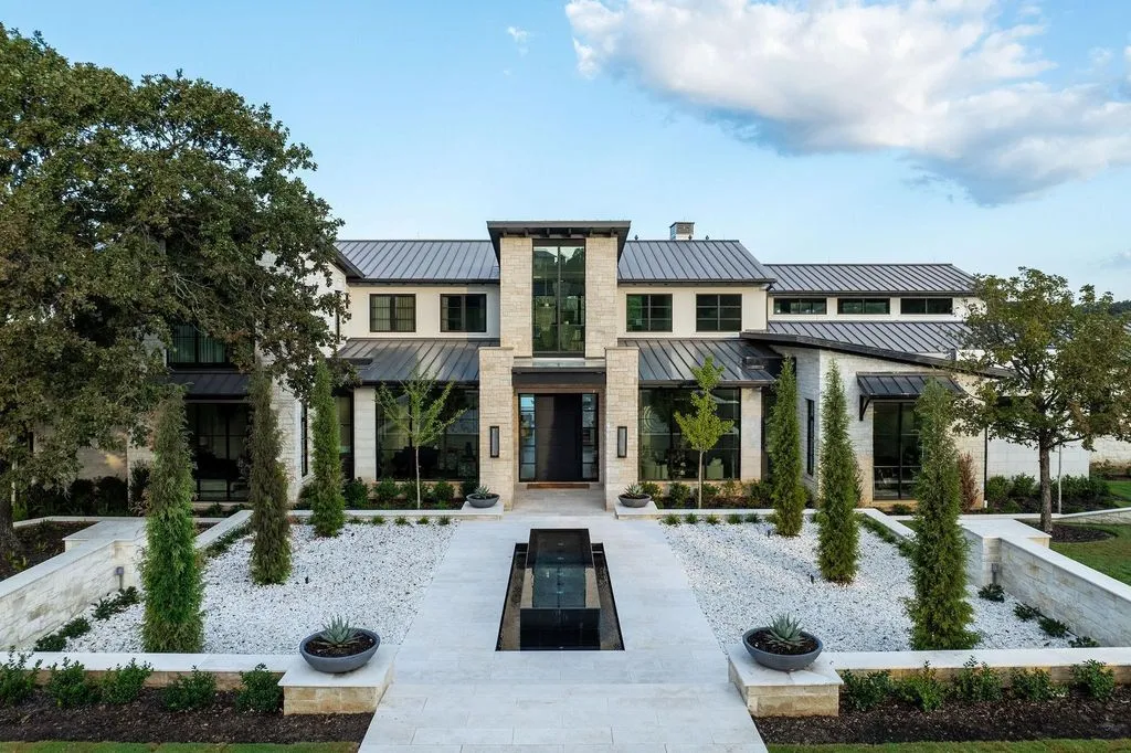 Luxury Modern Transitional Estate by Cary Hy Hits the Market in Texas for $18,998,888 17 1888 Lakeshore Dr Stunning Modern Transitional Mansion by Cary Hy 4