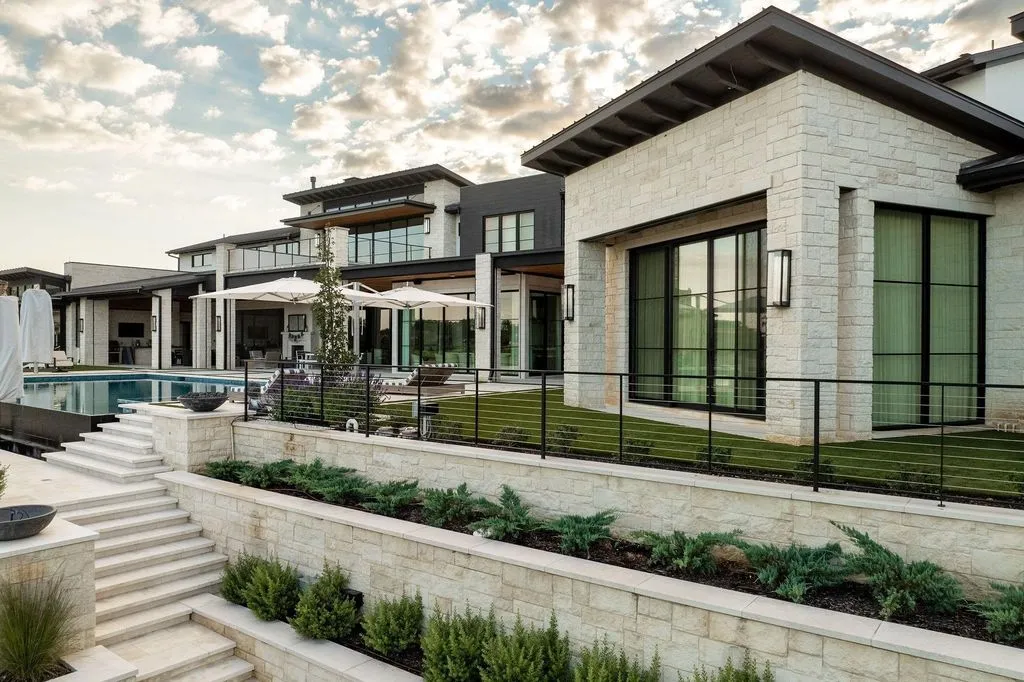 Luxury Modern Transitional Estate by Cary Hy Hits the Market in Texas for $18,998,888 18 1888 Lakeshore Dr Stunning Modern Transitional Mansion by Cary Hy 5