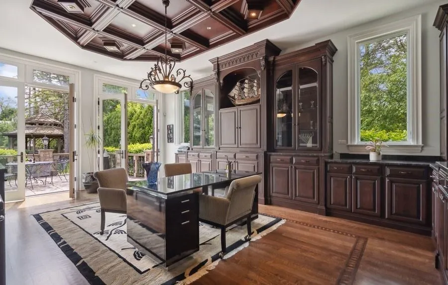 Breathtaking Northfield Residence Showcasing Resort-Style Luxury for $4.199M 18 1900 Winnetka Ave — Spectacular Northfield Residence Offering Resort Style Living 17
