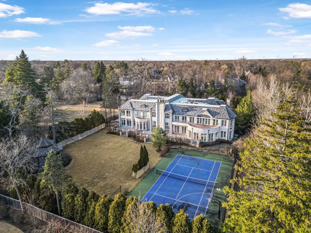 Breathtaking Northfield Residence Showcasing Resort-Style Luxury for $4.199M 26 1900 Winnetka Ave — Spectacular Northfield Residence Offering Resort Style Living 25