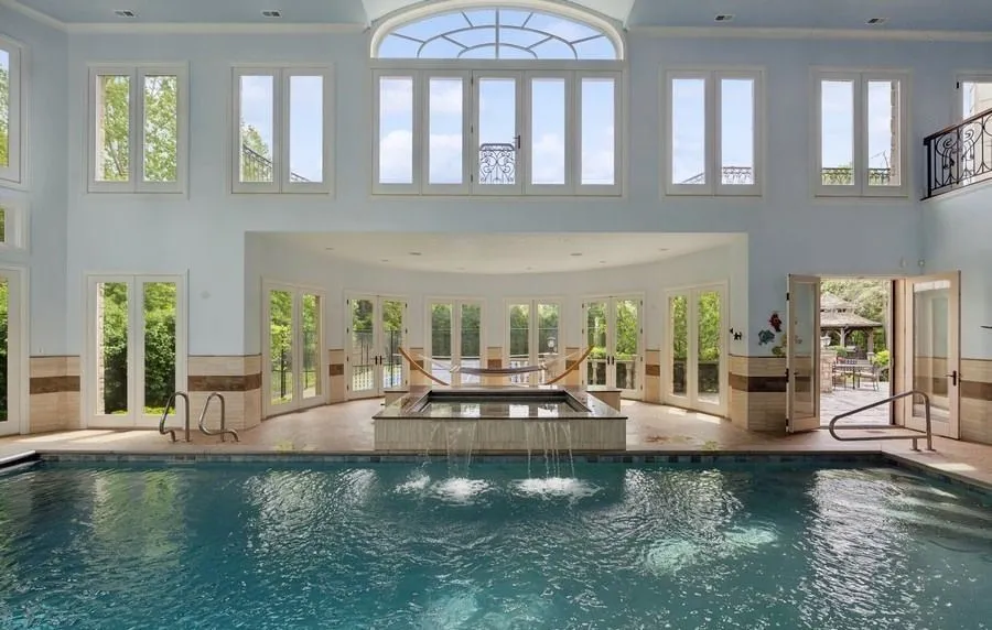 Breathtaking Northfield Residence Showcasing Resort-Style Luxury for $4.199M 13 1900 Winnetka Ave — Spectacular Northfield Residence Offering Resort Style Living 6