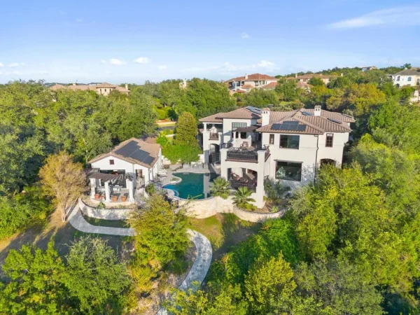 A Private Lake Travis Waterfront Estate in Austin Offered at $4.3 Million