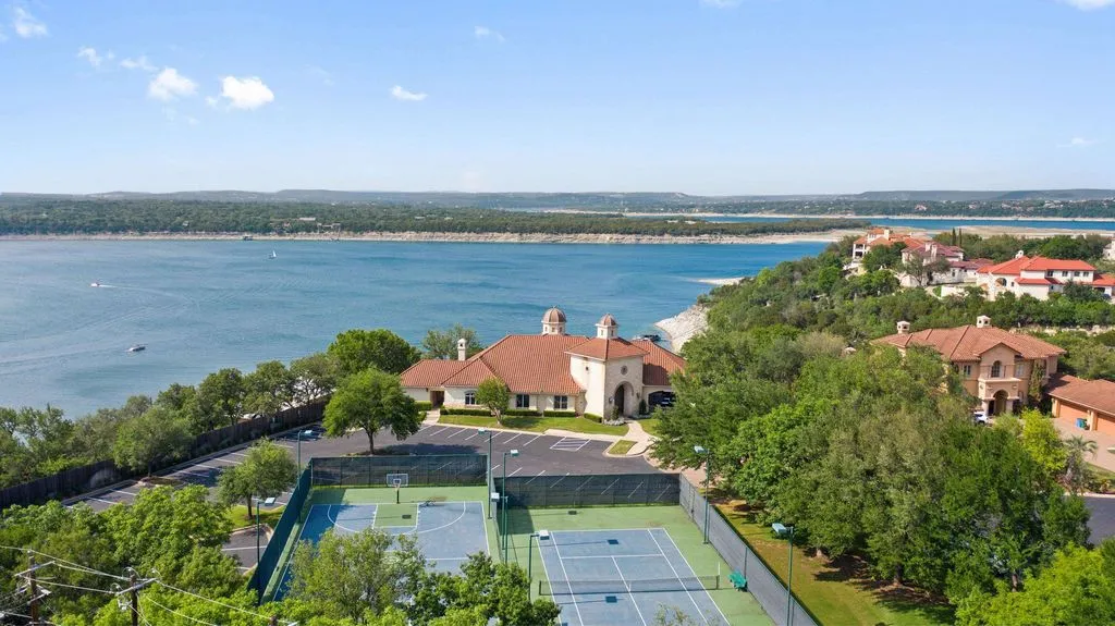 A Private Lake Travis Waterfront Estate in Austin Offered at $4.3 Million 25 203 Bella Riva Dr A Stunning Private Waterfront Retreat on Lake Travis 26