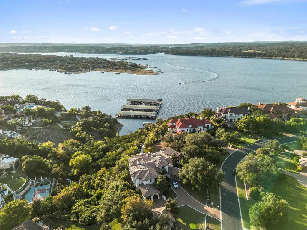 A Private Lake Travis Waterfront Estate in Austin Offered at $4.3 Million 15 203 Bella Riva Dr A Stunning Private Waterfront Retreat on Lake Travis 5