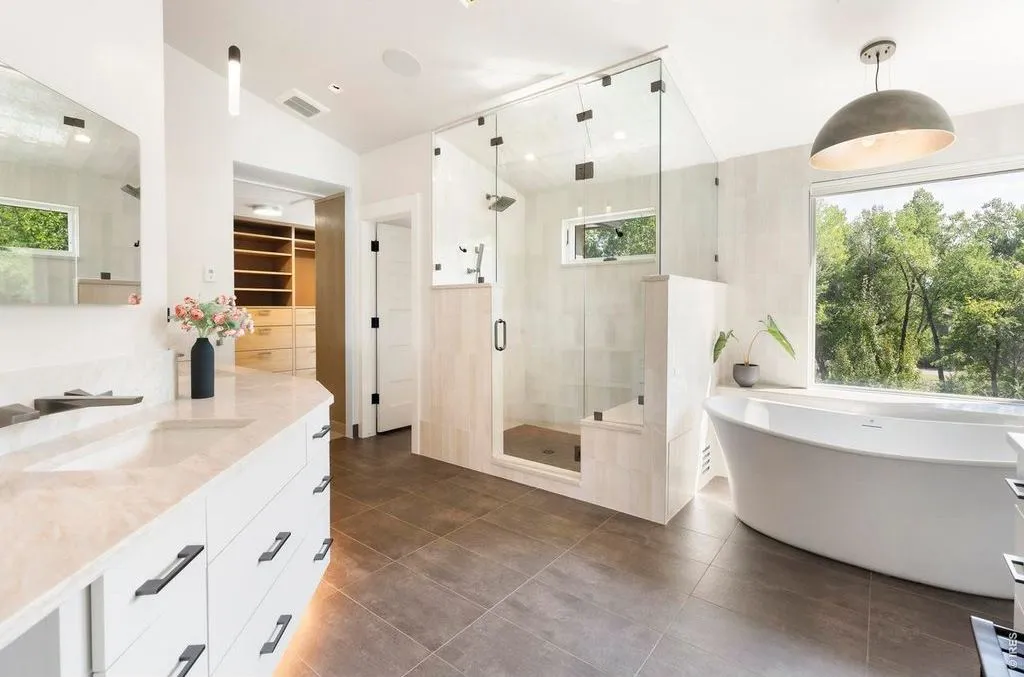 Luxury Colorado Retreat Offering Privacy, Style, and Effortless Living Asks $8.45M 22 2158 Tamarack Ave Stunning Colorado Estate Designed for Effortless Luxury Living 14