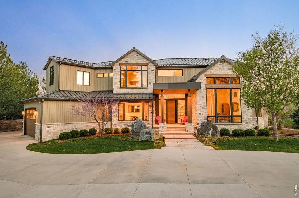 Luxury Colorado Retreat Offering Privacy, Style, and Effortless Living Asks $8.45M 27 2158 Tamarack Ave Stunning Colorado Estate Designed for Effortless Luxury Living 24