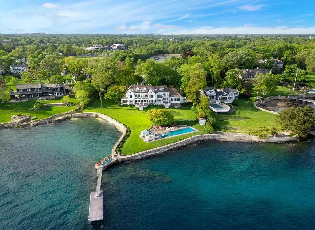 Villa Cheri: A Spectacular Waterfront Estate in New York Listed for $19.5 Million 5 217 Hommocks Road Villa Cheri a Spectacular Waterfront Estate 1