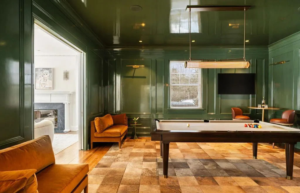 Villa Cheri: A Spectacular Waterfront Estate in New York Listed for $19.5 Million 17 217 Hommocks Road Villa Cheri a Spectacular Waterfront Estate 11