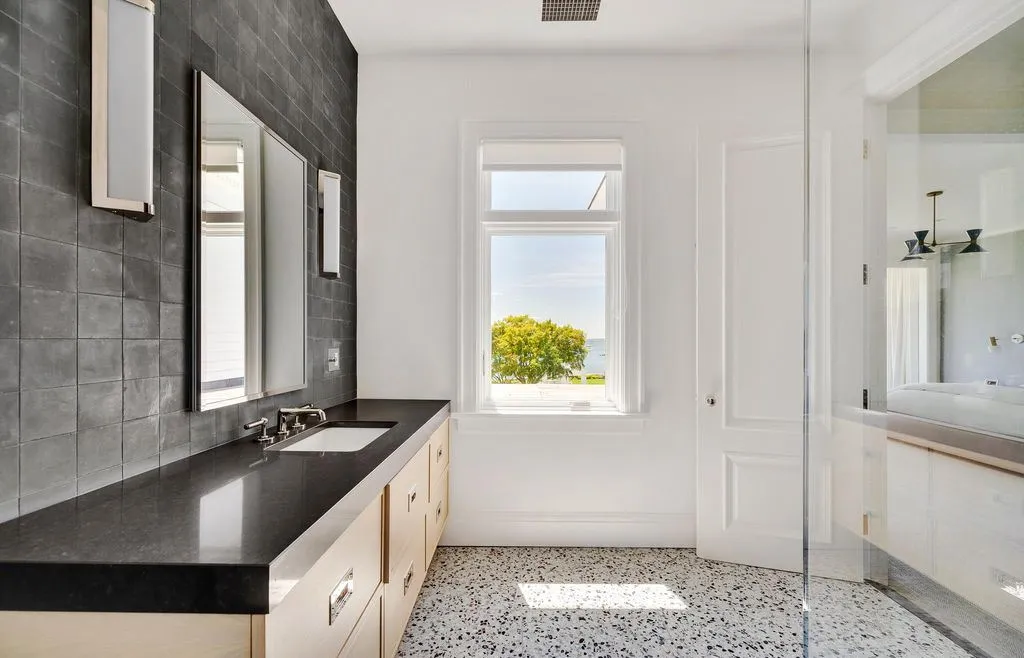 Villa Cheri: A Spectacular Waterfront Estate in New York Listed for $19.5 Million 16 217 Hommocks Road Villa Cheri a Spectacular Waterfront Estate 16