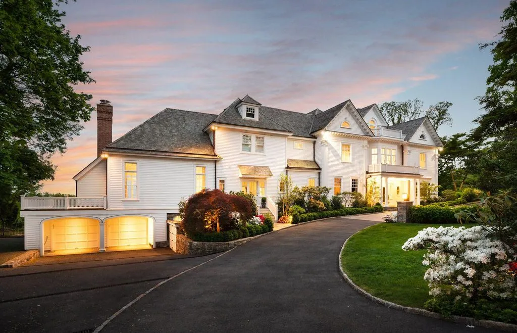 Villa Cheri: A Spectacular Waterfront Estate in New York Listed for $19.5 Million 24 217 Hommocks Road Villa Cheri a Spectacular Waterfront Estate 24