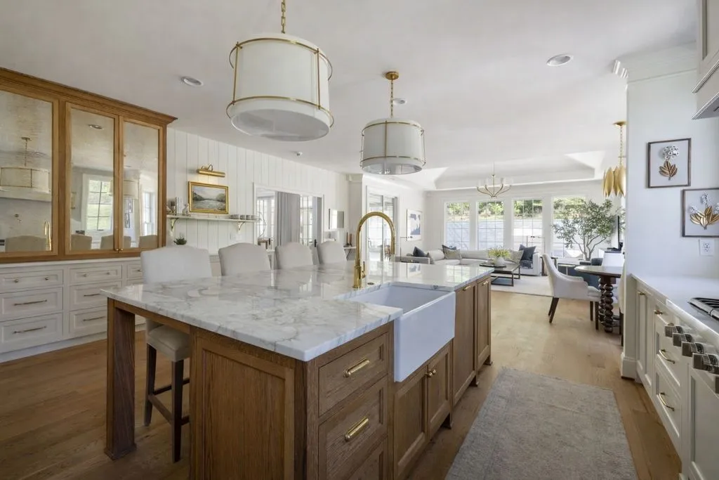 Breathtaking Tennessee Retreat Surrounded by Scenic Beauty Available for $10.15M 13 2183 S Berrys Chapel Rd Stunning Tennessee Estate 11