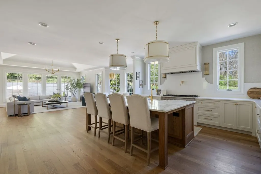 Breathtaking Tennessee Retreat Surrounded by Scenic Beauty Available for $10.15M 14 2183 S Berrys Chapel Rd Stunning Tennessee Estate 12