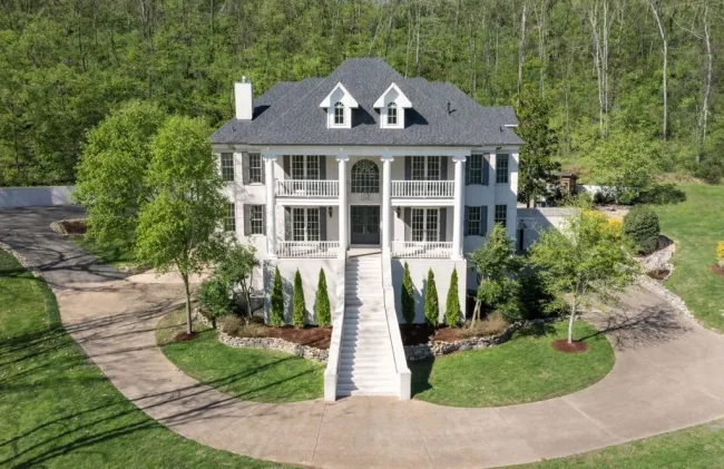 Breathtaking Tennessee Retreat Surrounded by Scenic Beauty Available for $10.15M