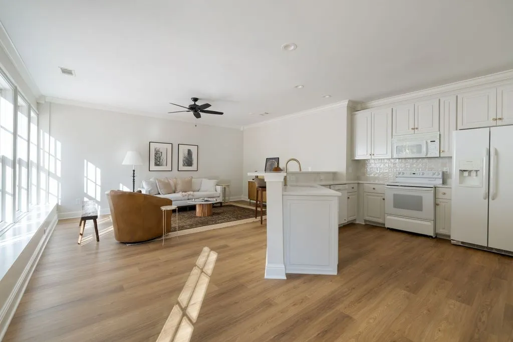 Breathtaking Tennessee Retreat Surrounded by Scenic Beauty Available for $10.15M 30 2183 S Berrys Chapel Rd Stunning Tennessee Estate 26