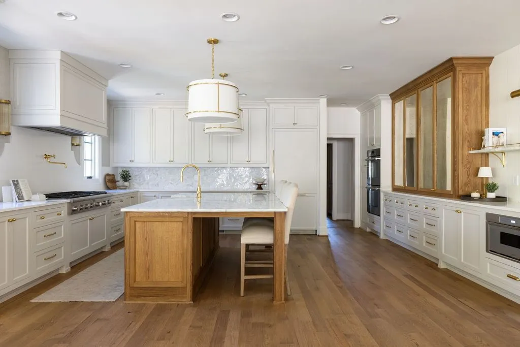 Breathtaking Tennessee Retreat Surrounded by Scenic Beauty Available for $10.15M 11 2183 S Berrys Chapel Rd Stunning Tennessee Estate 9