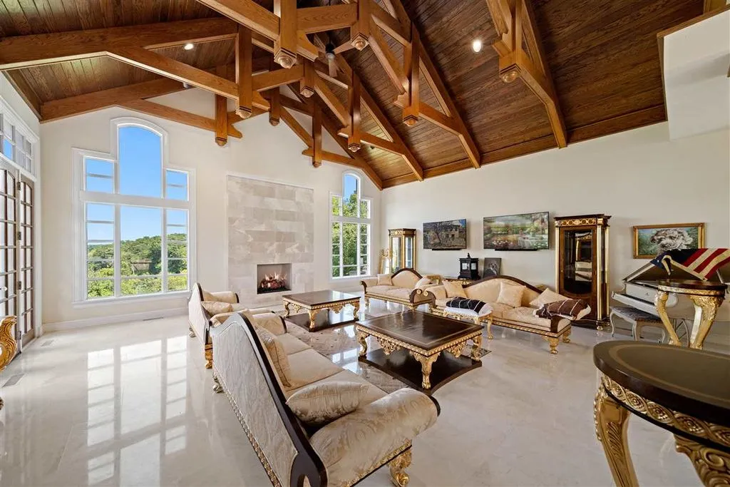 Spectacular 27-Acre Retreat Overlooking Coralville Lake Lists for $2.95 Million 9 2310 Lakeridge Pl NE Spectacular 27 Acre Retreat Overlooking Coralville Lake 10