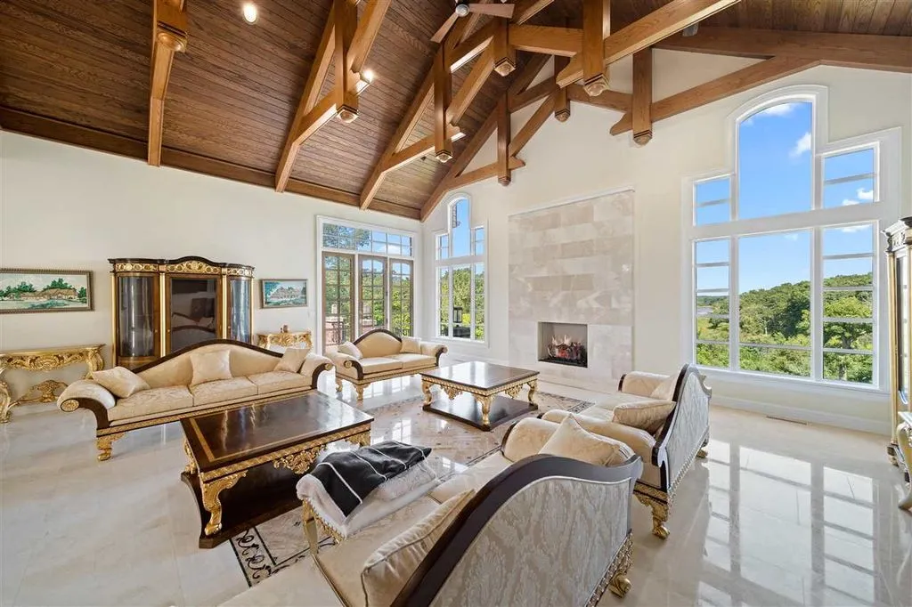 Spectacular 27-Acre Retreat Overlooking Coralville Lake Lists for $2.95 Million 10 2310 Lakeridge Pl NE Spectacular 27 Acre Retreat Overlooking Coralville Lake 11