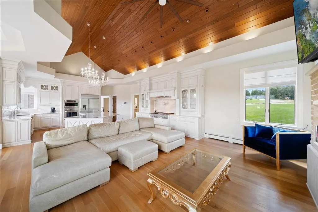 Spectacular 27-Acre Retreat Overlooking Coralville Lake Lists for $2.95 Million 18 2310 Lakeridge Pl NE Spectacular 27 Acre Retreat Overlooking Coralville Lake 19