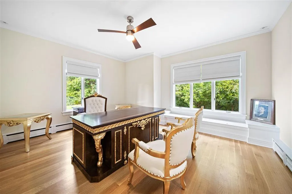 Spectacular 27-Acre Retreat Overlooking Coralville Lake Lists for $2.95 Million 28 2310 Lakeridge Pl NE Spectacular 27 Acre Retreat Overlooking Coralville Lake 25