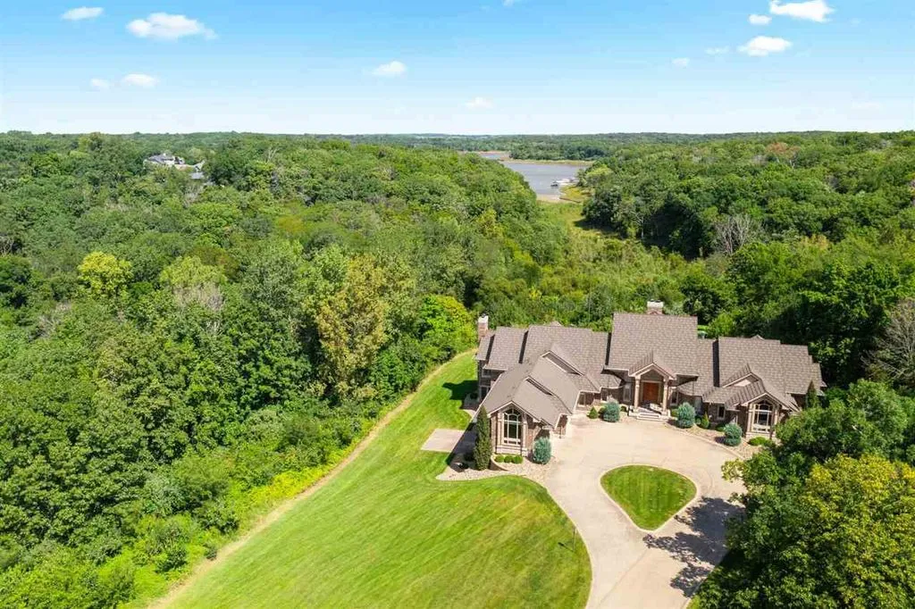 Spectacular 27-Acre Retreat Overlooking Coralville Lake Lists for $2.95 Million 23 2310 Lakeridge Pl NE Spectacular 27 Acre Retreat Overlooking Coralville Lake 4