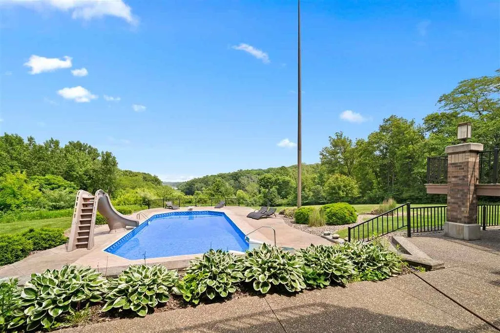 Spectacular 27-Acre Retreat Overlooking Coralville Lake Lists for $2.95 Million 27 2310 Lakeridge Pl NE Spectacular 27 Acre Retreat Overlooking Coralville Lake 8