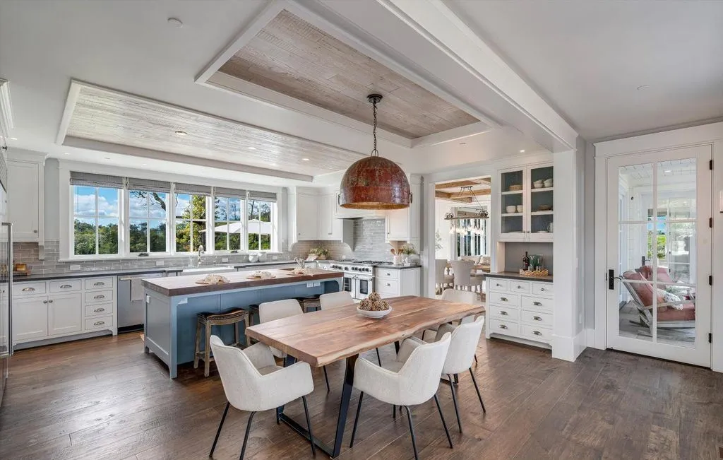 Experience Iconic Vineyard Living at The Clearview Estate, Priced at $8.5 Million 8 2843 Wright Ranch Lane A Stunning California Vineyard Estate 10