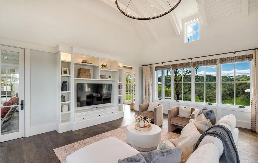 Experience Iconic Vineyard Living at The Clearview Estate, Priced at $8.5 Million 12 2843 Wright Ranch Lane A Stunning California Vineyard Estate 14