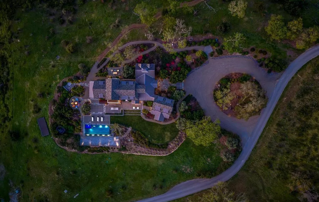 Experience Iconic Vineyard Living at The Clearview Estate, Priced at $8.5 Million 30 2843 Wright Ranch Lane A Stunning California Vineyard Estate 26