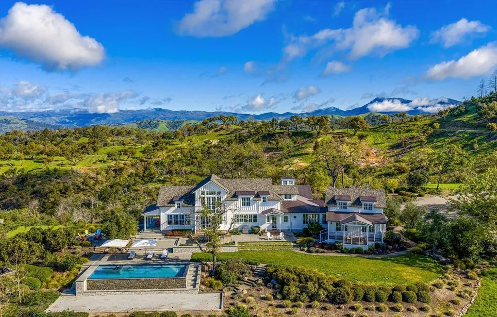 Experience Iconic Vineyard Living at The Clearview Estate, Priced at $8.5 Million 7 2843 Wright Ranch Lane A Stunning California Vineyard Estate 3