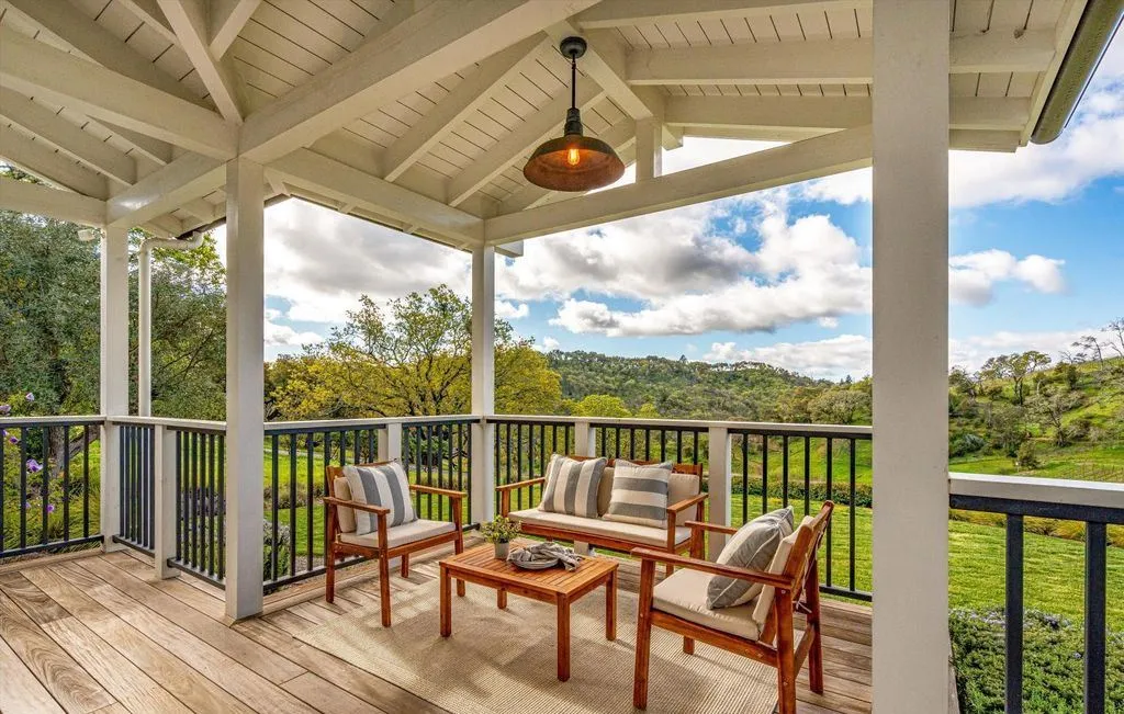 Experience Iconic Vineyard Living at The Clearview Estate, Priced at $8.5 Million 24 2843 Wright Ranch Lane A Stunning California Vineyard Estate 8