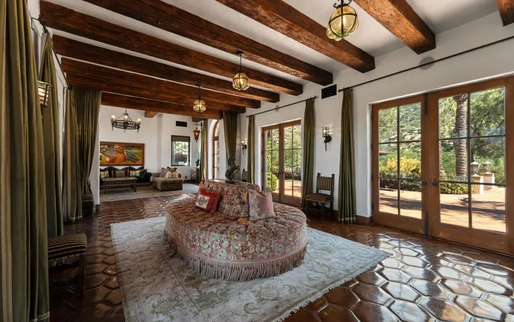 Ultra-Luxury Private Estate in California Priced at $78M 16 2940 Kuehner Dr Spectacular Estate Delivering Ultimate Privacy and Prestige 19