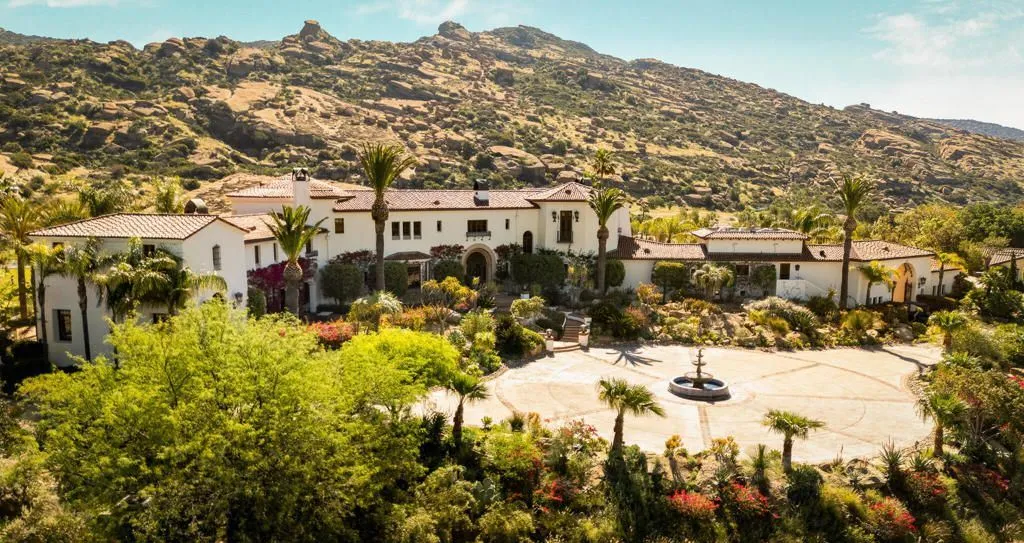 Ultra-Luxury Private Estate in California Priced at $78M 21 2940 Kuehner Dr Spectacular Estate Delivering Ultimate Privacy and Prestige 4