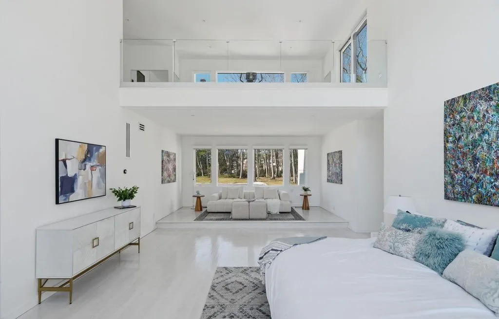 Stunning Ultra-Modern Estate by Gary Gallagher Hits the Market in New York for $10.75M 16 31 Chestnut Hill Drive Spectacular Ultra Modern Estate 13