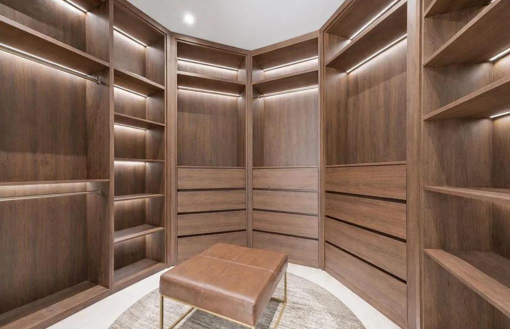 Stunning Ultra-Modern Estate by Gary Gallagher Hits the Market in New York for $10.75M 24 31 Chestnut Hill Drive Spectacular Ultra Modern Estate 15