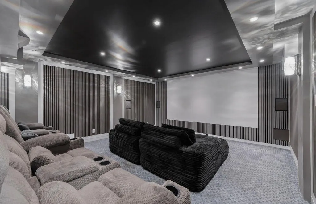 Stunning Ultra-Modern Estate by Gary Gallagher Hits the Market in New York for $10.75M 28 31 Chestnut Hill Drive Spectacular Ultra Modern Estate 19