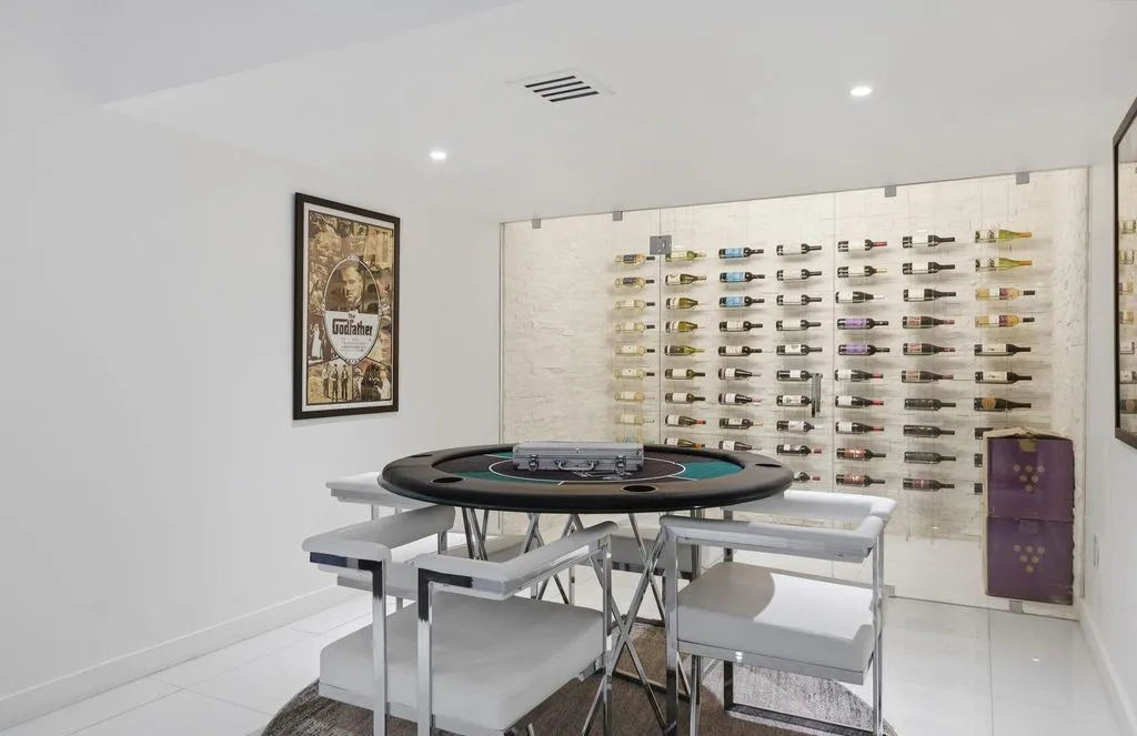 Stunning Ultra-Modern Estate by Gary Gallagher Hits the Market in New York for $10.75M 29 31 Chestnut Hill Drive Spectacular Ultra Modern Estate 20