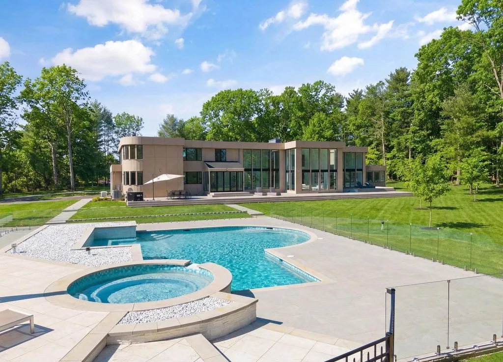 Stunning Ultra-Modern Estate by Gary Gallagher Hits the Market in New York for $10.75M 23 31 Chestnut Hill Drive Spectacular Ultra Modern Estate 26