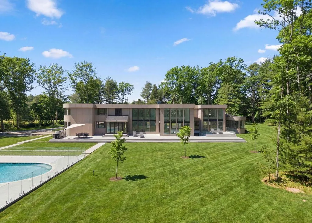 Stunning Ultra-Modern Estate by Gary Gallagher Hits the Market in New York for $10.75M 7 31 Chestnut Hill Drive Spectacular Ultra Modern Estate 27