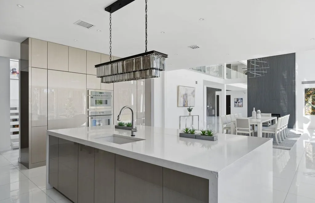 Stunning Ultra-Modern Estate by Gary Gallagher Hits the Market in New York for $10.75M 12 31 Chestnut Hill Drive Spectacular Ultra Modern Estate 9