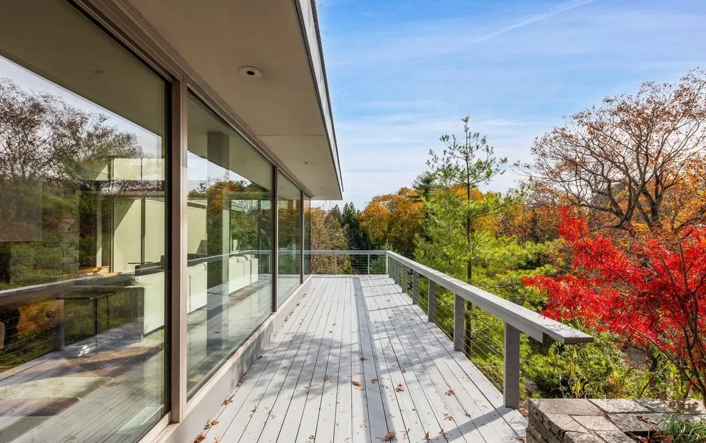 Extraordinary Connecticut Estate Showcasing Scenic Grounds and Refined Living for $14.995 Million 21 326–338 Stanwich Rd Spectacular Park Like Property with Expansive Grounds 17