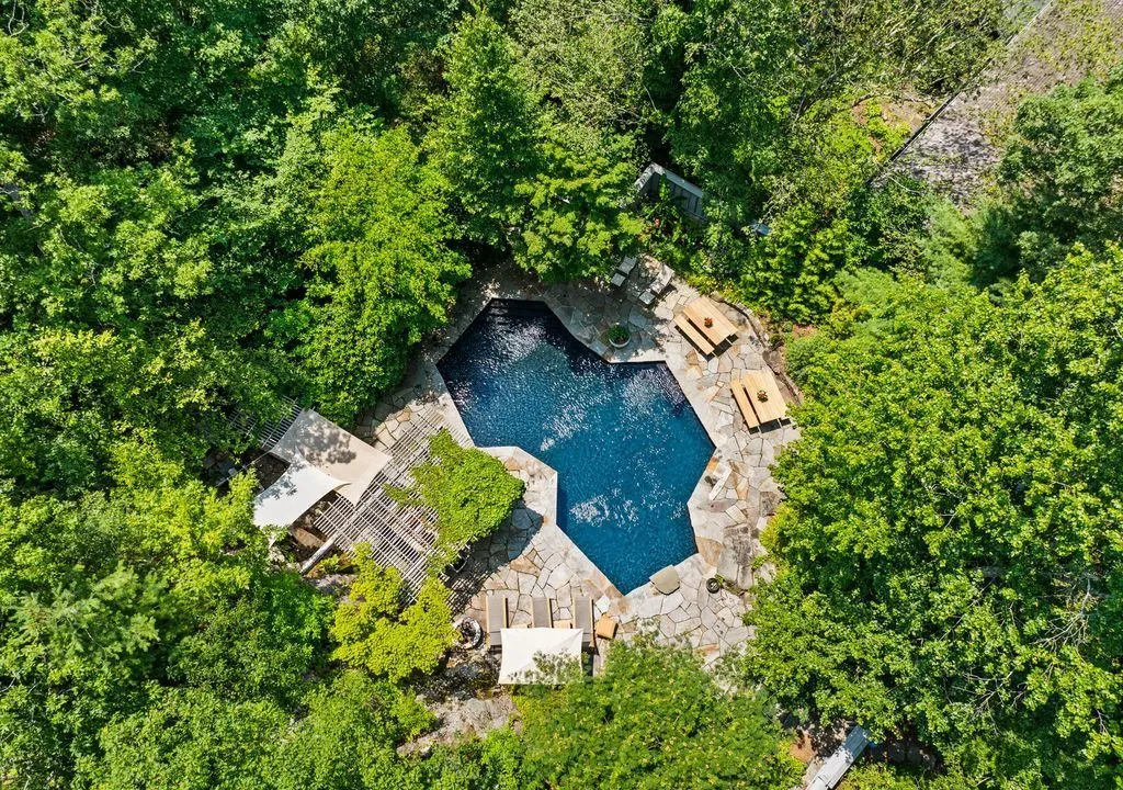 Extraordinary Connecticut Estate Showcasing Scenic Grounds and Refined Living for $14.995 Million 24 326–338 Stanwich Rd Spectacular Park Like Property with Expansive Grounds 20