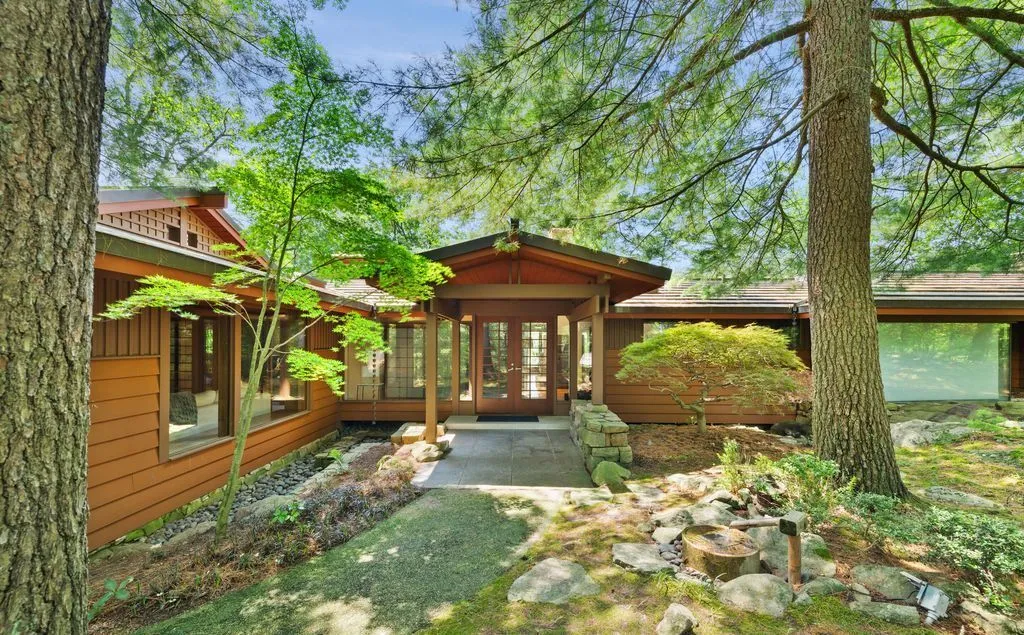 Extraordinary Connecticut Estate Showcasing Scenic Grounds and Refined Living for $14.995 Million 26 326–338 Stanwich Rd Spectacular Park Like Property with Expansive Grounds 22