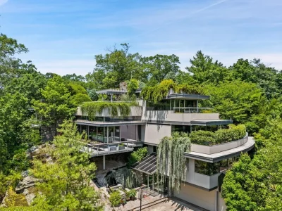 Extraordinary Connecticut Estate Showcasing Scenic Grounds and Refined Living for $14.995 Million 1 326–338 Stanwich Rd Spectacular Park Like Property with Expansive Grounds 5