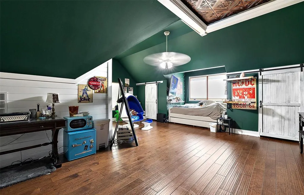 Stunning Lakefront Retreat in Michigan Hits the Market for $4.9 Million 20 328 S Broadway St A Stunning Luxury Lakefront Residence 20