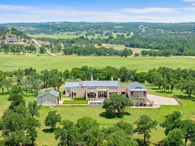 Sophisticated Texas Estate Designed for Modern Luxury Lists for $7.495M 1 371 Achtzehn Rd A Stunning 2023 Luxury Estate 1
