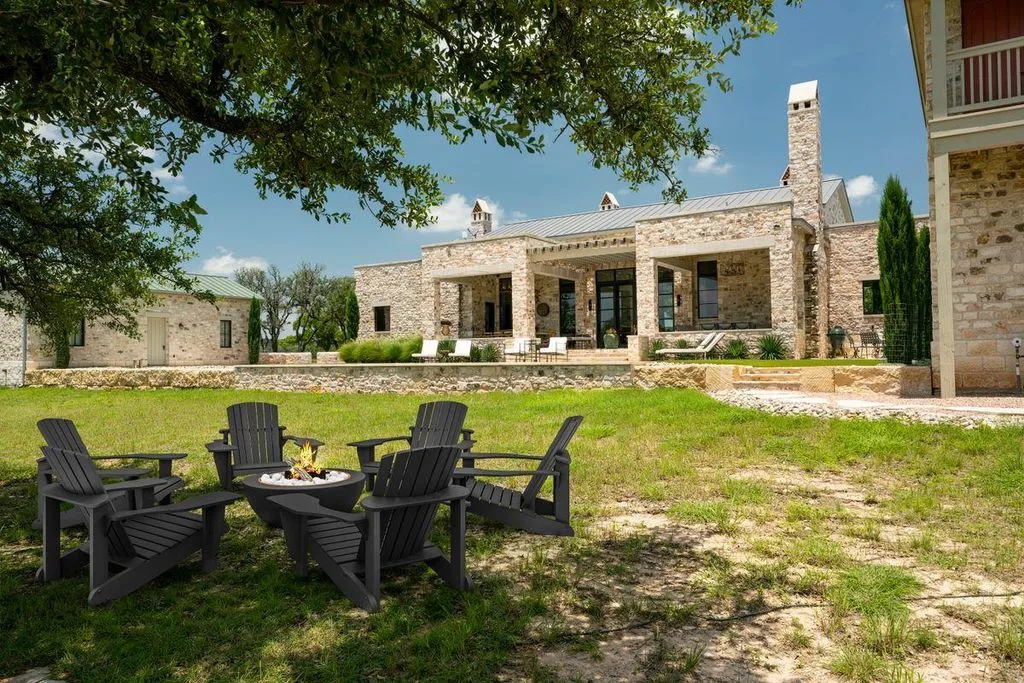 Sophisticated Texas Estate Designed for Modern Luxury Lists for $7.495M 28 371 Achtzehn Rd A Stunning 2023 Luxury Estate 23