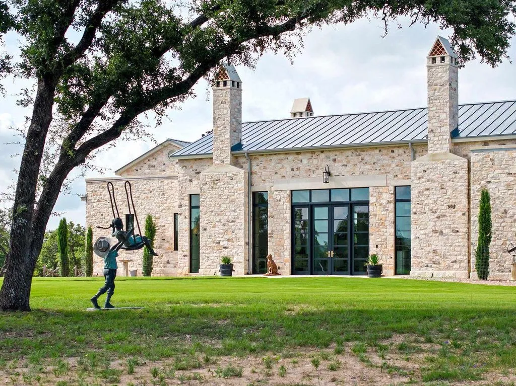 Sophisticated Texas Estate Designed for Modern Luxury Lists for $7.495M 21 371 Achtzehn Rd A Stunning 2023 Luxury Estate 8 1